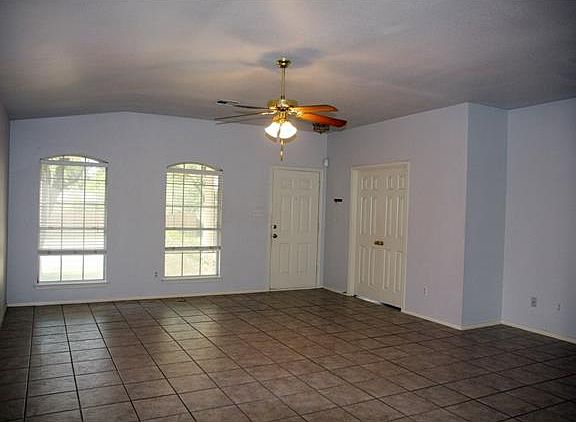 4th image of 2426 Hallie Ln