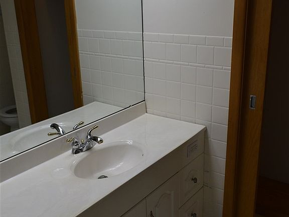 5th image of 221 N Ash St