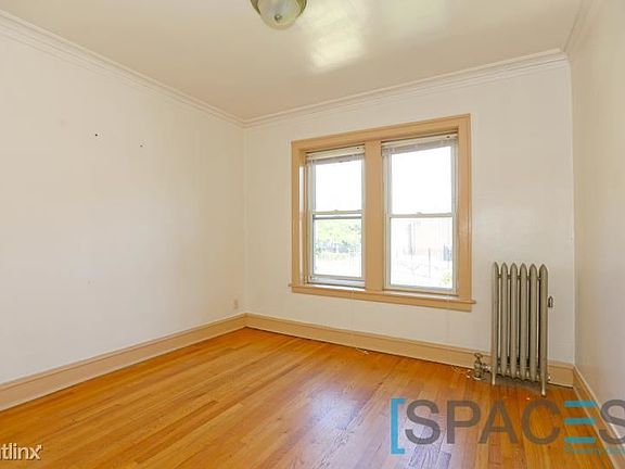 3rd image of 3652 W Eddy St