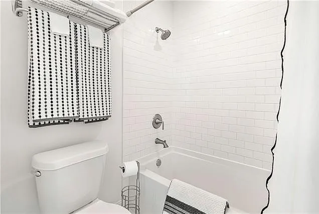 1765 Coliseum St #420 — Photo 14