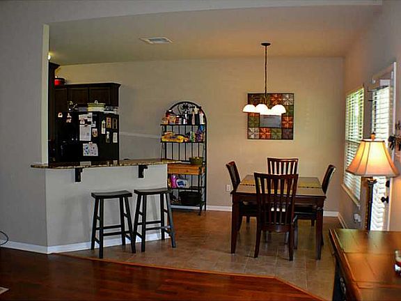 4th image of 216 Trenton Dr