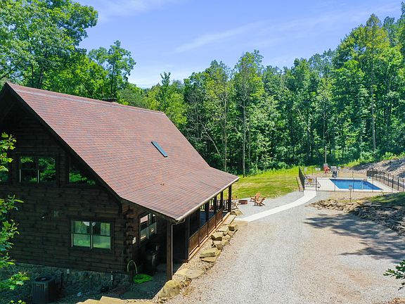 4th image of 18188 Buckingham Rd