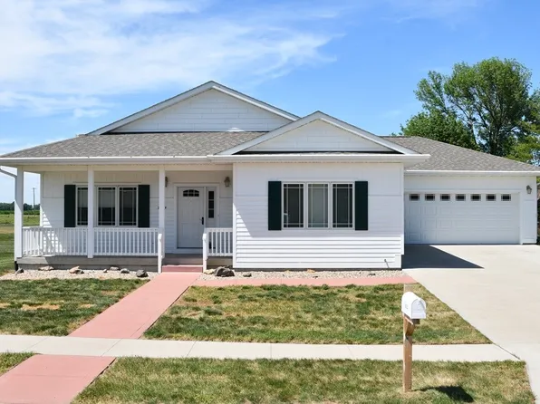 2604 Hiawatha St, Perry, IA 50220