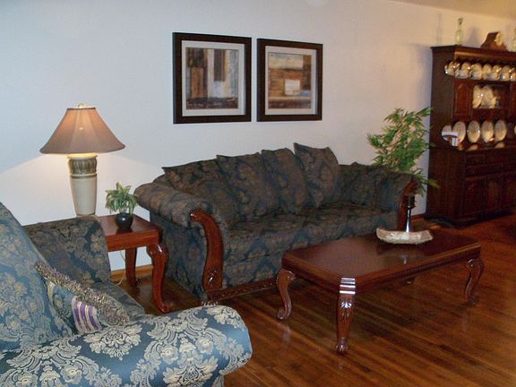 4th image of 10319 Jolynn Court W