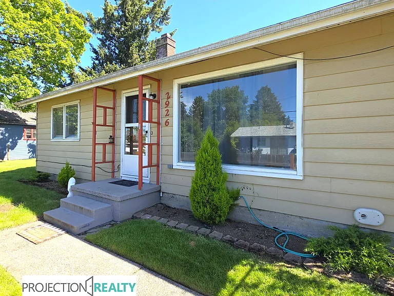 2926 N Terry St — Photo 2
