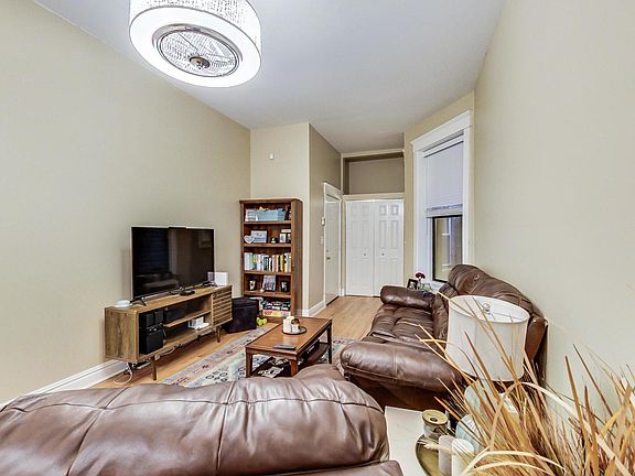 5th image of 1128 W Armitage Ave APT 1R