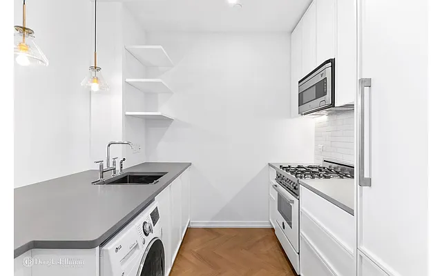 Rented by Douglas Elliman | media 38