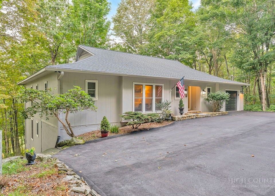 1st image of 202 Cliffside Lane