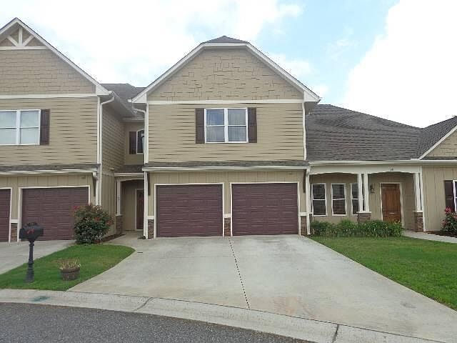 1st image of 162 Village Dr