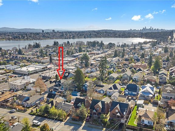 Near Green Lake with easy access to the city!