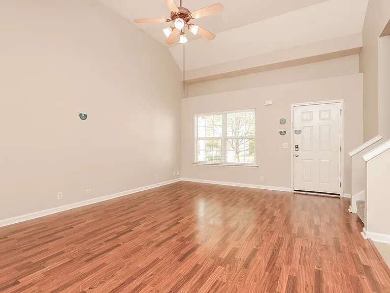 852 Dover Glen Dr — Photo 6