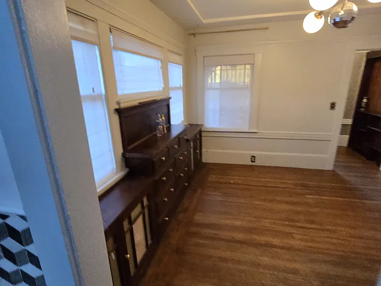 1179 Macarthur Blvd — Photo 7