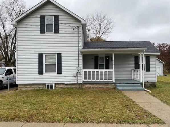 211 N 1st St, Chesaning, MI 48616