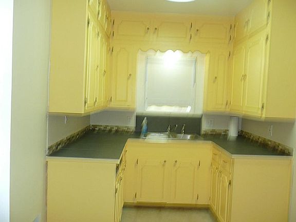 4th image of 613 West St