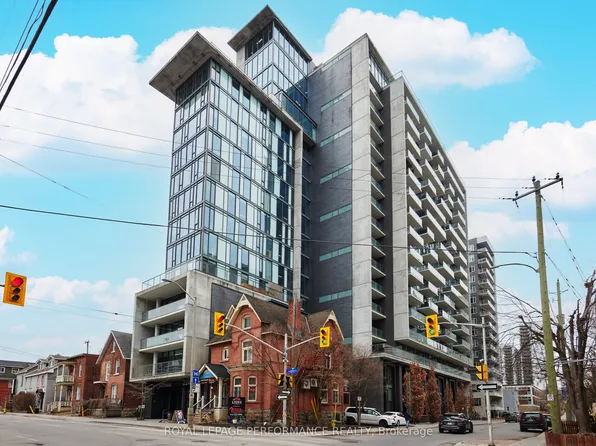 224 Lyon St N #708, Ottawa, ON K1R 0C1