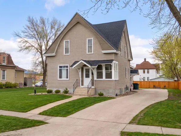 607 4th St SW, Willmar, MN 56201