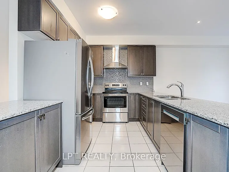 84 William Saville St — Photo 10