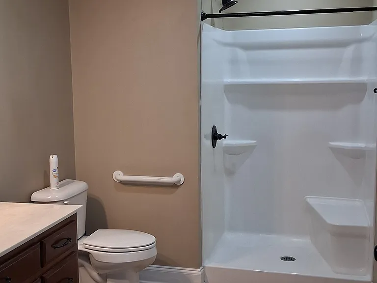 105 Oak Ln — Photo 9