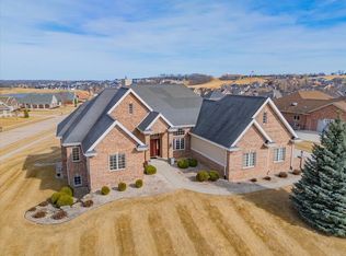 624 Rinpoche Ln, Oregon, WI 53575