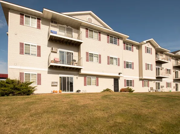 Prairie View Apartments LLC, 102 Airview Dr #207, Staples, MN 56479