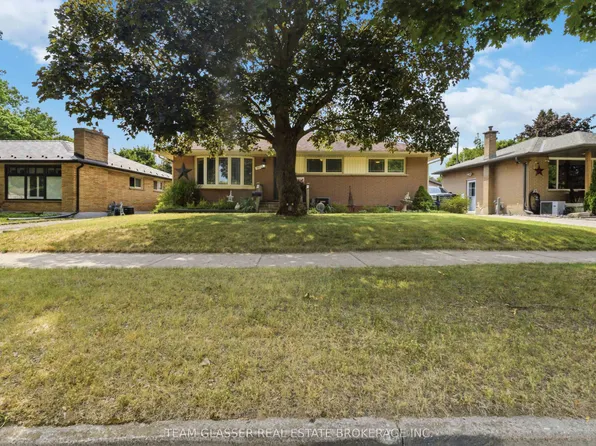 307 Tweedsmuir Ave, London, ON N5W 1L5