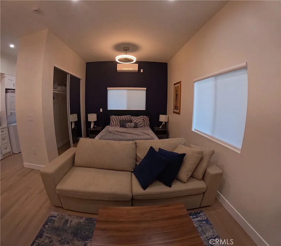 1 bed, 600 sqft, $2,500 — Photo 3