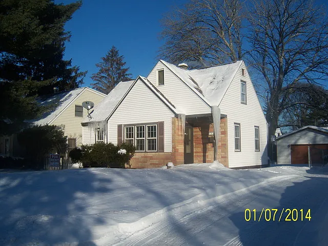 1325 Pine Grove Ave photo 1