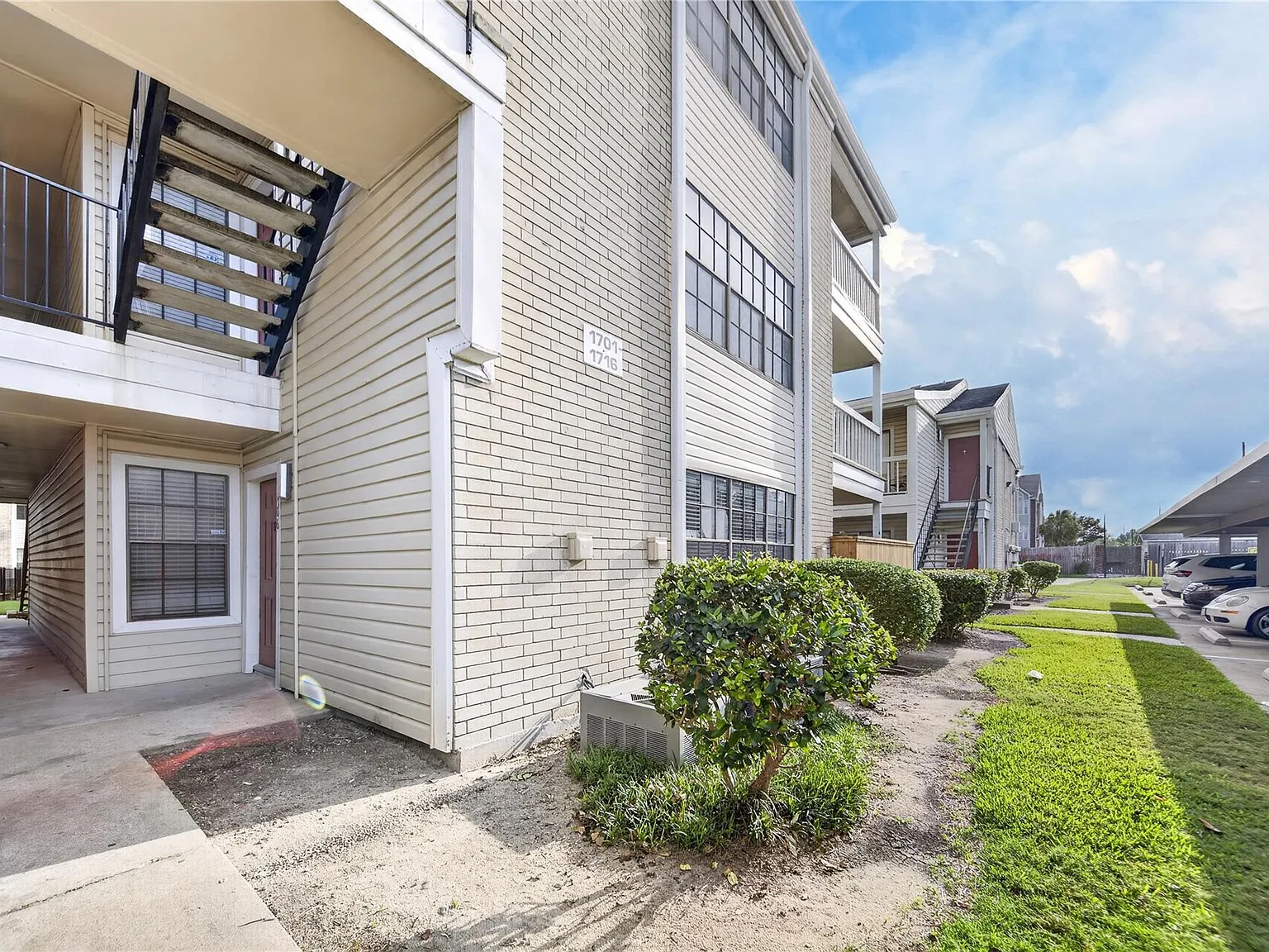 2 bed, 2.0 bath, 952 sqft, $1,350 — Photo 4