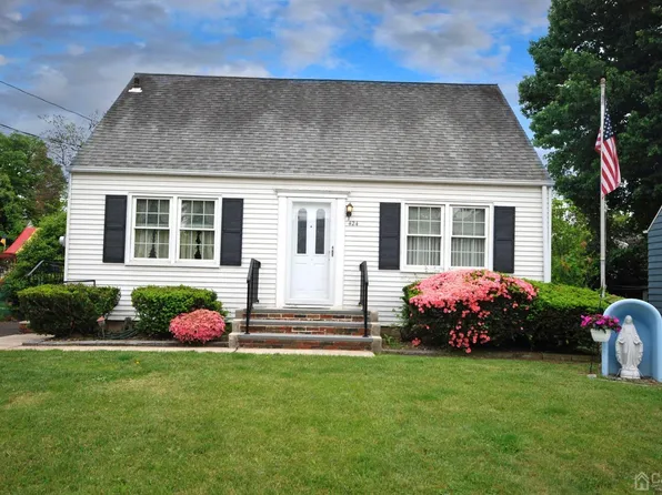 424 Lorraine Ave, Middlesex, NJ 08846