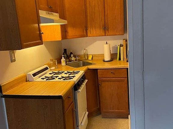 3rd image of 155 W 121st St #4A