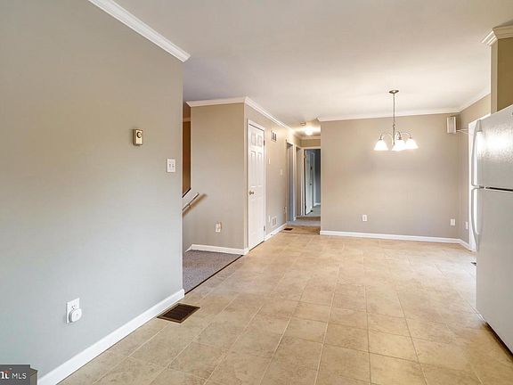 4th image of 40 Harvest Rd