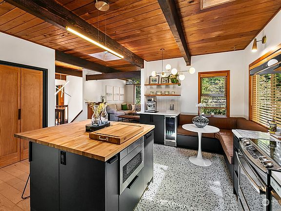 5th image of 18242 24th Avenue NE