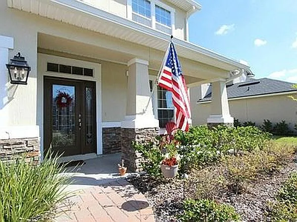 Main Entry - 848 Nottage Hill St