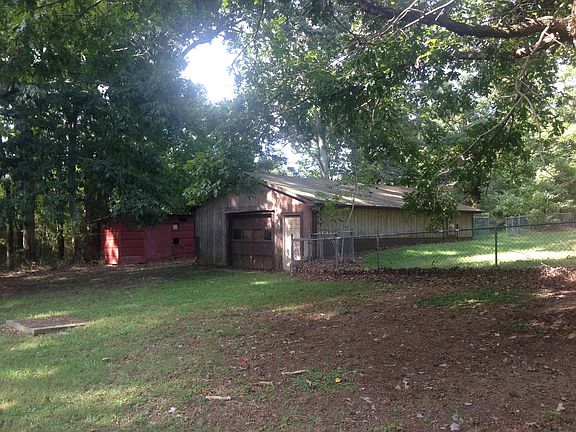 4th image of 604 Willow Briar Ln