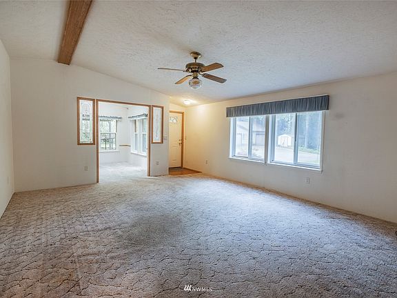 3rd image of 4448 Eastway Dr SE