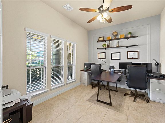 3rd image of 4129 Snowberry Ln