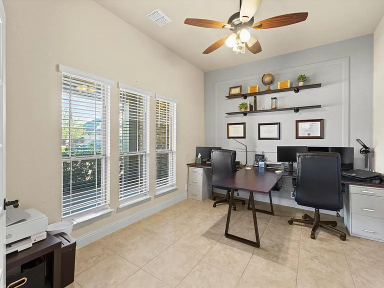 4129 Snowberry Ln — Photo 3