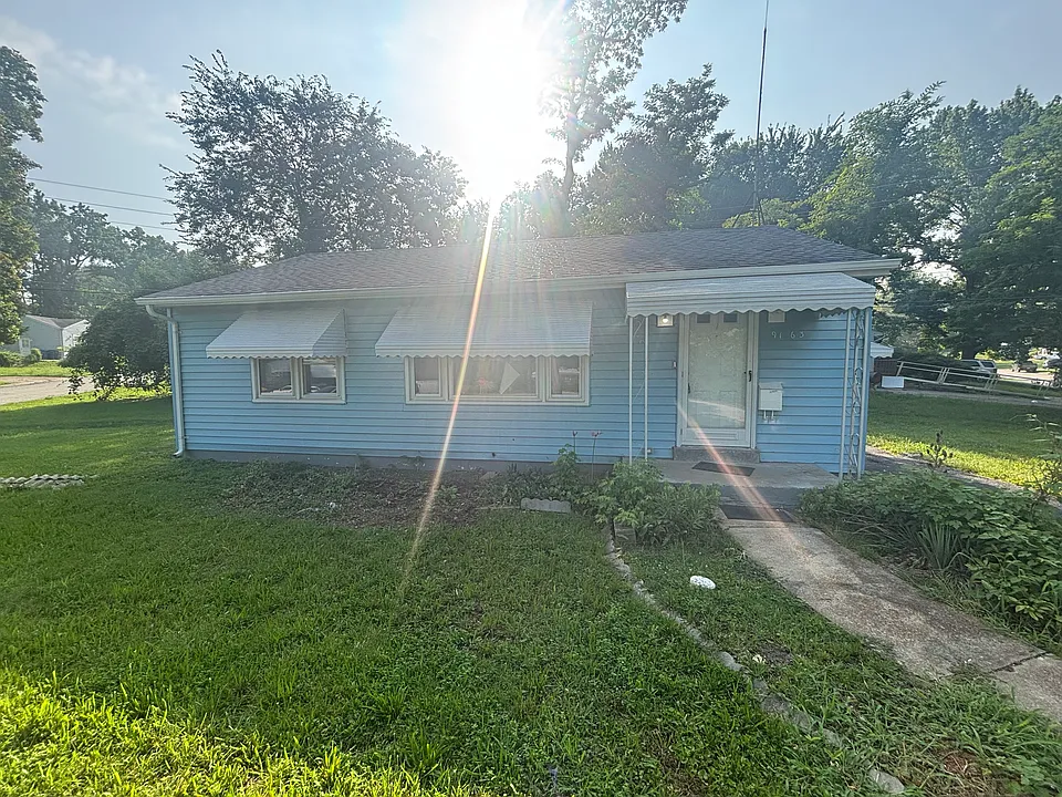 9163 Loganberry Ln