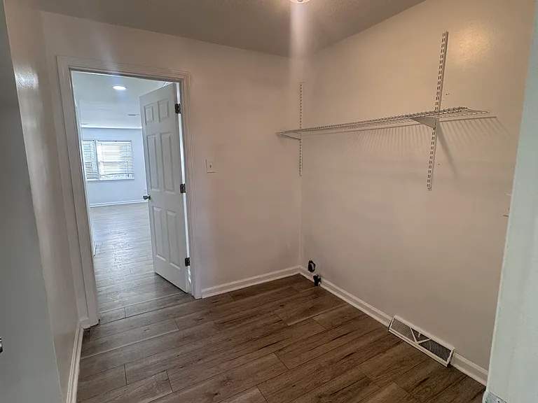 1514 Glenridge Rd — Photo 15