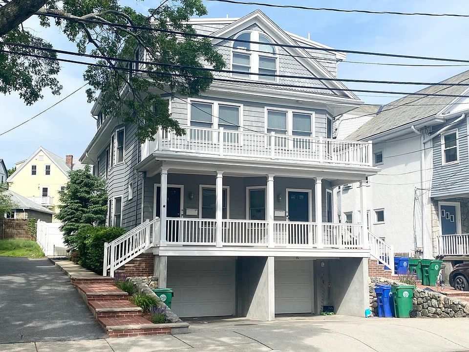 3 bed, 2.5 Renovated Townhouse with 1 car garage