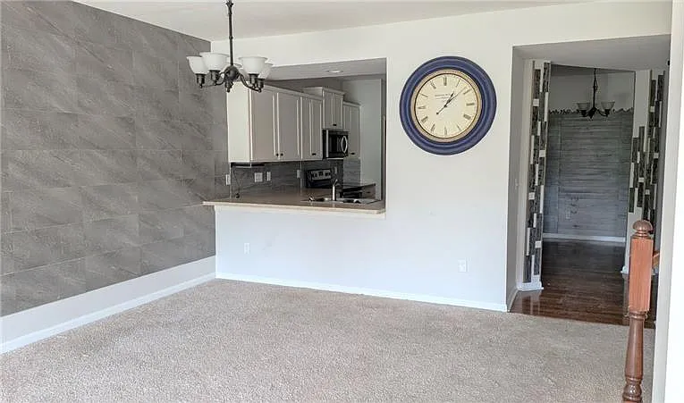 2099 Commons Cir — Photo 4