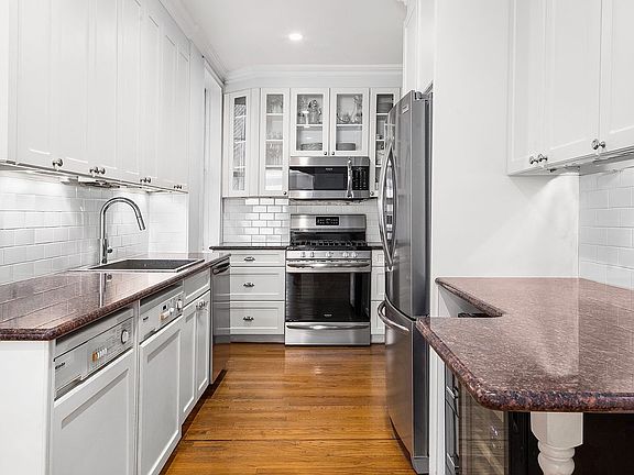 4th image of 519 E 86th St APT 6A