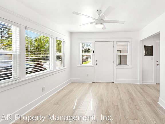 2nd image of 907 Grand Ave #917