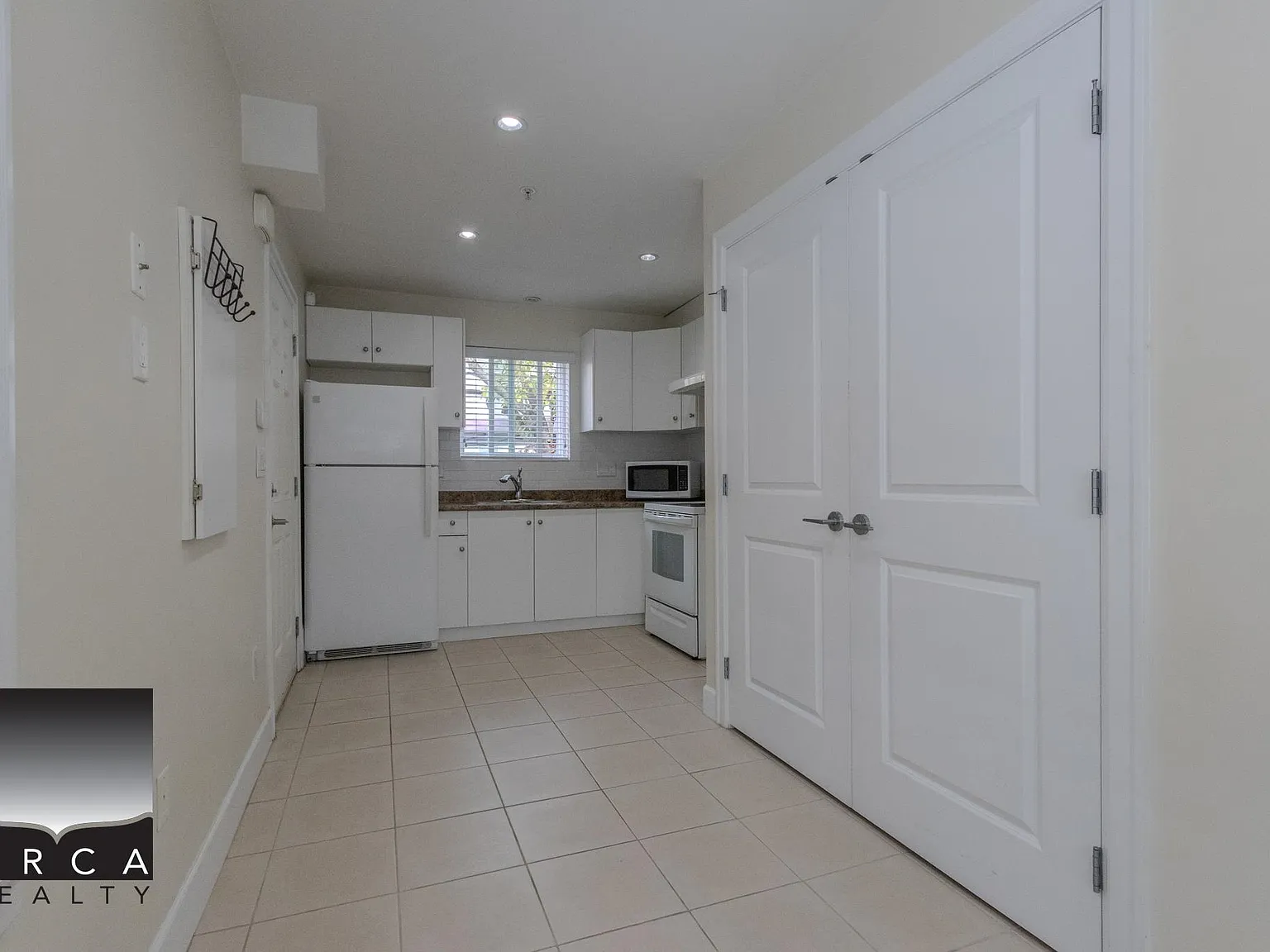 1 bed, 600 sqft, $1,950 — Photo 2