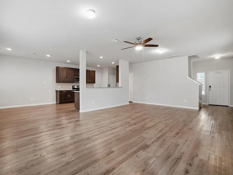 22210 Great Royal Ln — Photo 7
