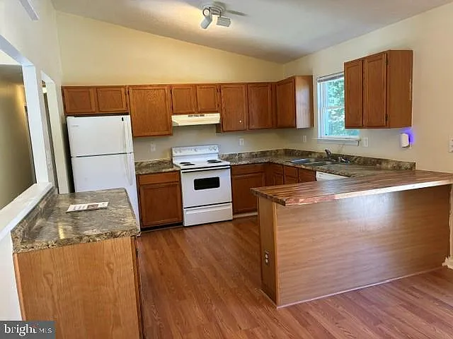 22240 Hawthorne Way — Photo 5