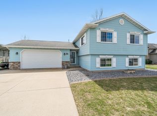 1128 Poppy Ln, Winneconne, WI 54986