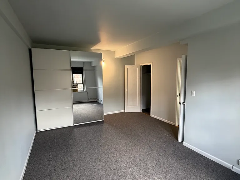 1504 Metropolitan Ave #4A — Photo 2