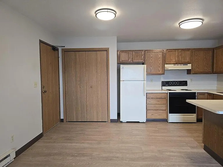 230 Robbins St #5 — Photo 18
