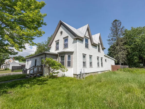 16 Park Street, Madison, ME 04950